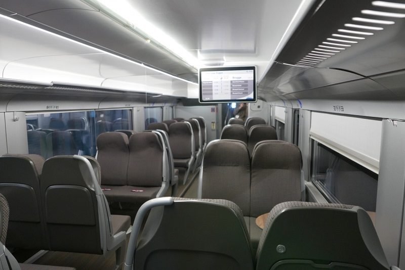 Agentia de design Bombardier si Yellow Window castiga premiul Van de Velde pentru designul trenurilor M7