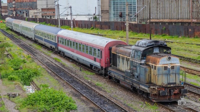 Garnitura trenului IR 1753 manevrată în Revizia Grivița de LDH 824