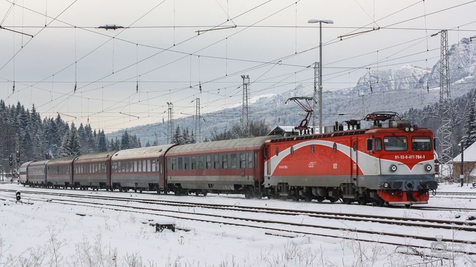 CFR Călători a semnat cu Reloc Craiova contractul pentru reparația tip RR a locomotivelor TSAM, prima locomotiva plecand deja la Craiova