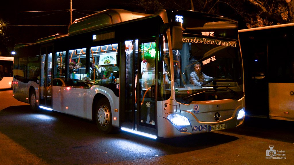 Ecologicul autobuz Mercedes Citaro NGT circulă pe linia 336 din București