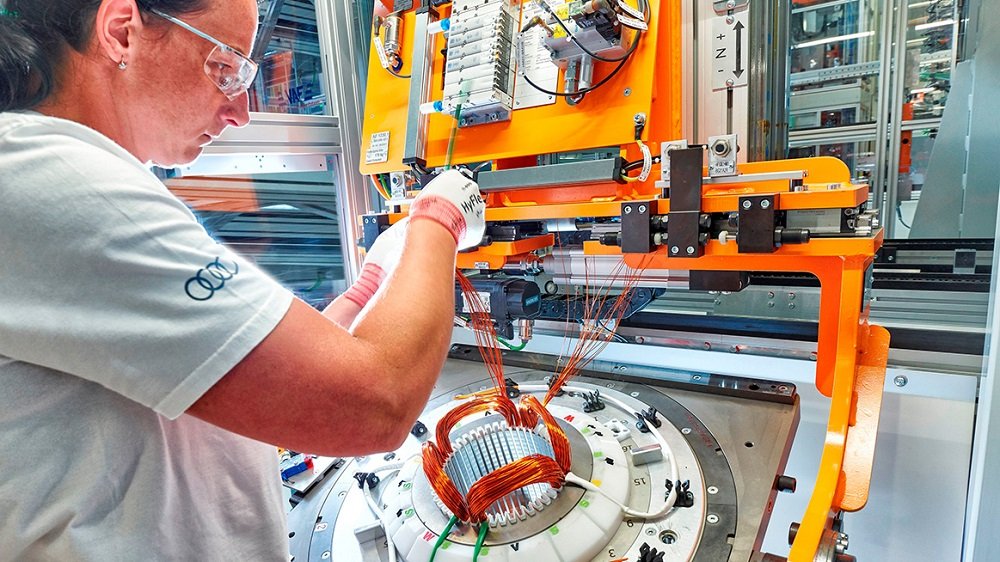 Audi a început producția de motoare pentru mașinile electrice la uzina din Ungaria