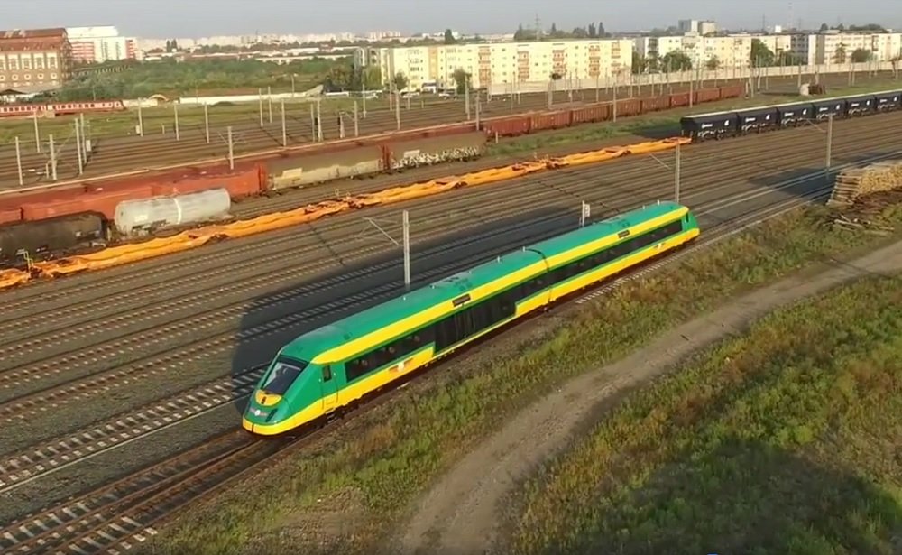 Trenurile Astra Trans Carpatic circulă între Timișoara și Oradea din 21.11.2018