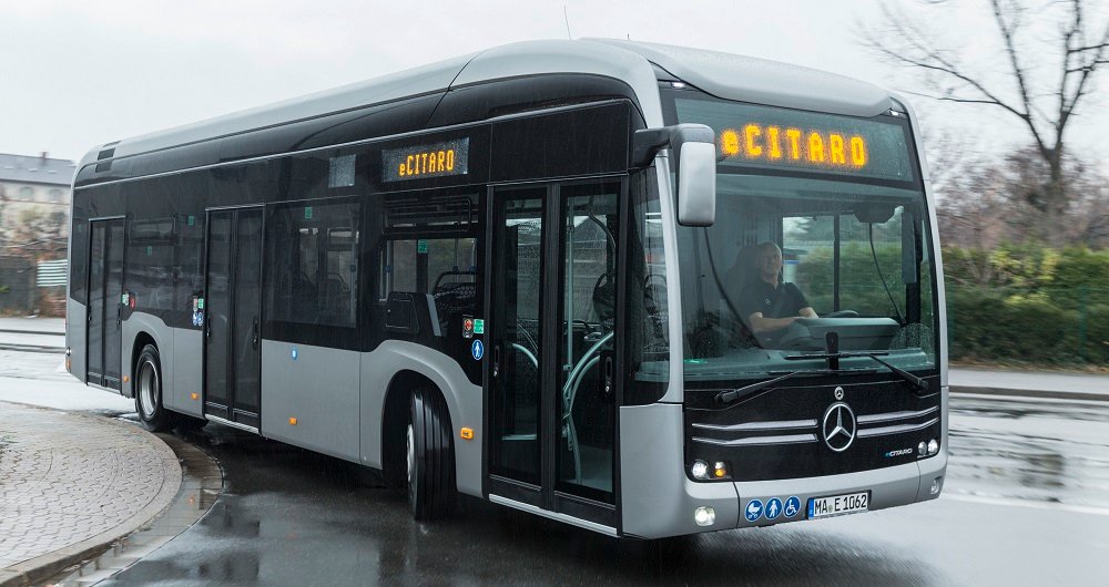 Experiența de conducere Mercedes 2018: testarea noilor caracteristici ale autobuzelor, microbuzele și autocarelor turistice