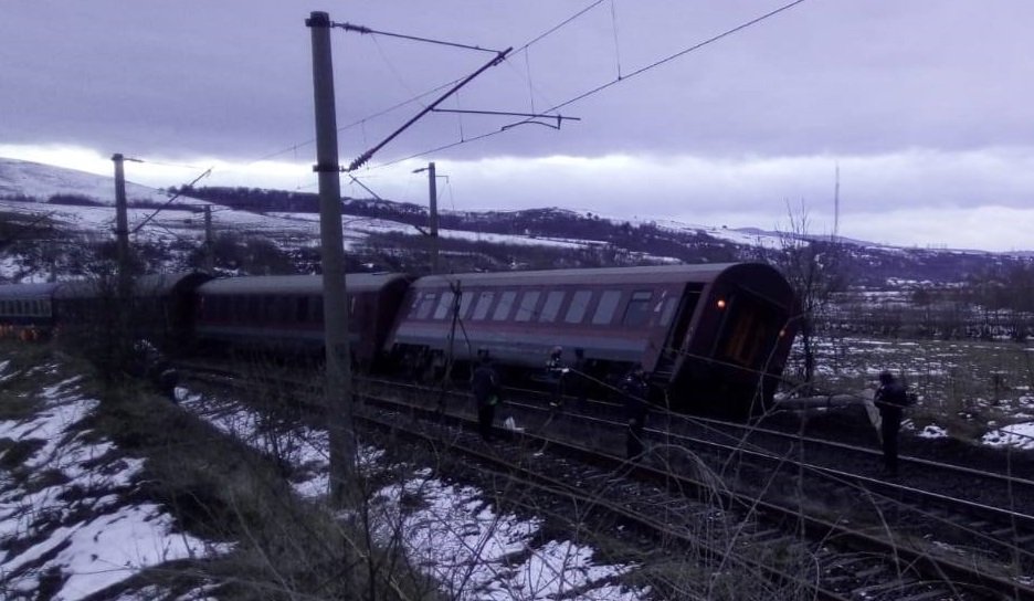 Trenul IR 1821 Constanța – Arad a deraiat în zona Băiești din Hunedoara