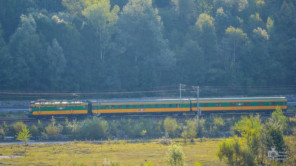 Trenul Astra Trans Carpatic către Brașov în zona Breaza