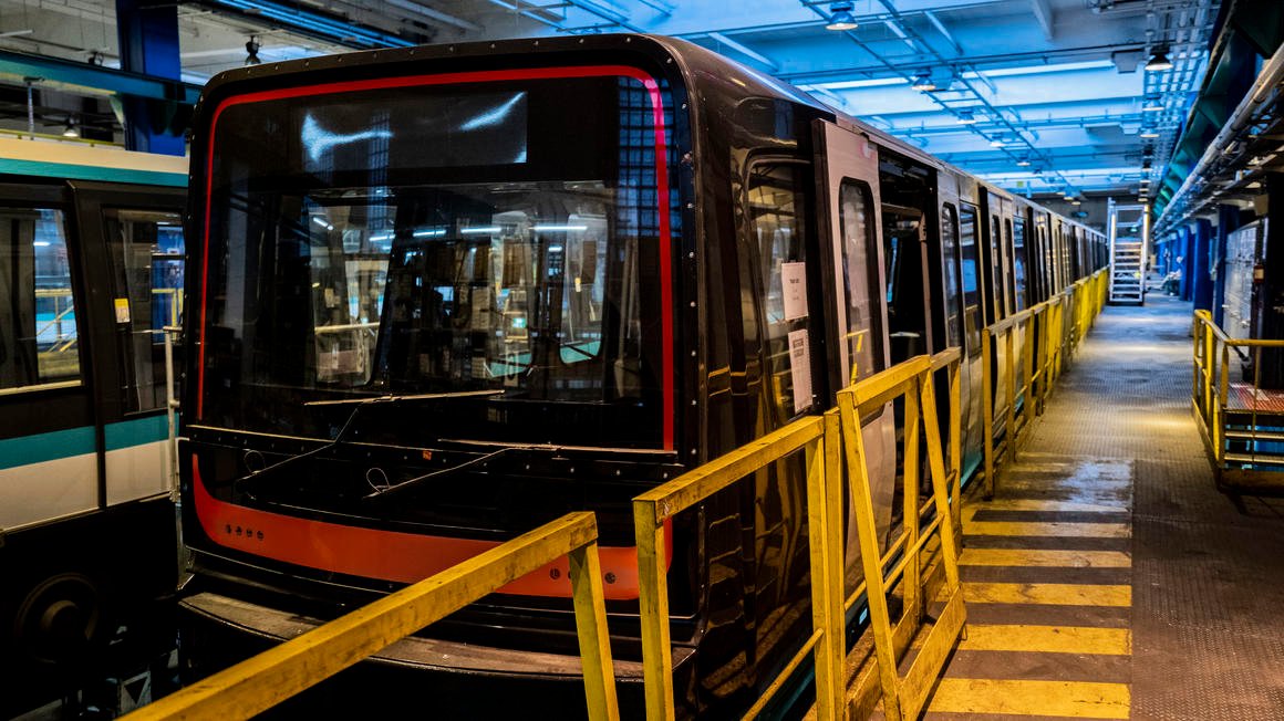 Alstom realizează primele teste cu noile metrouri fără mecanic din Paris