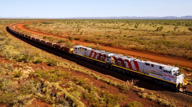 Trenurile de oțel greu din Australia au parcurs peste 4 milioane de kilometri fără mecanic cu prima tehnologie de acest tip din lume