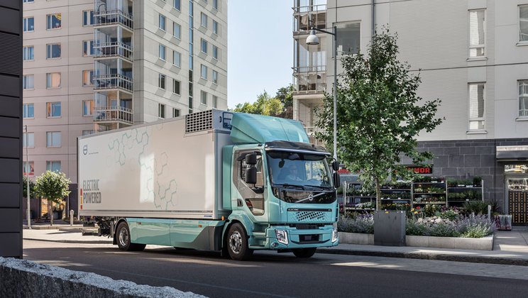 Primele camioane Volvo electrice au fost livrate clienților