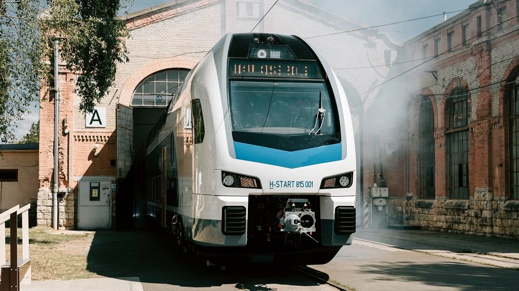 MAV a prezentat oficial prima ramă Stadler Kiss