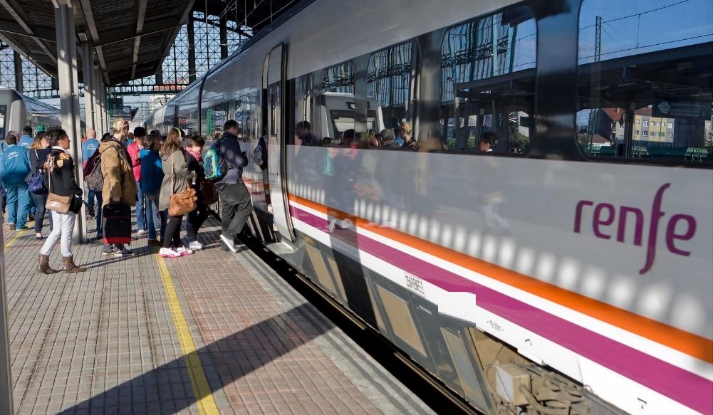 RENFE Spania a aprobat achiziția a 38 de trenuri regionale hibride