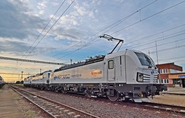 AWT a mai preluat 3 locomotive Vectron multysistem