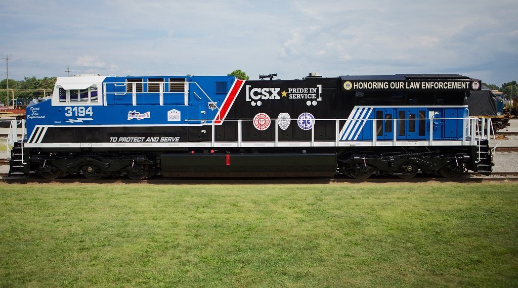 CSX a lansat o locomotivă ce comemorează serviciile de urgență din SUA