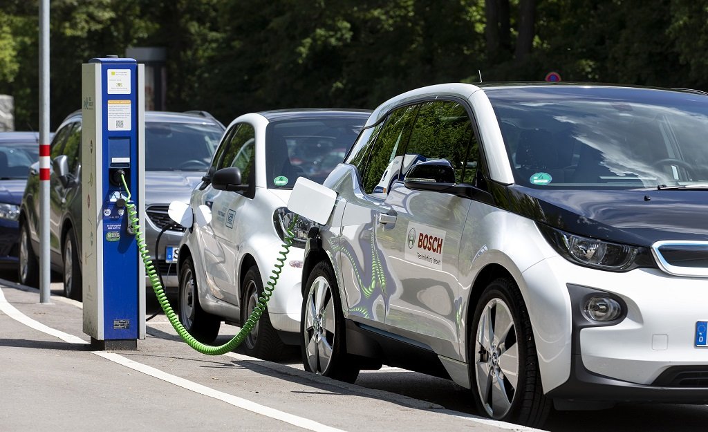 Bosch prelungește prin cloud durata de utilizare a bateriilor pentru vehicule electrice