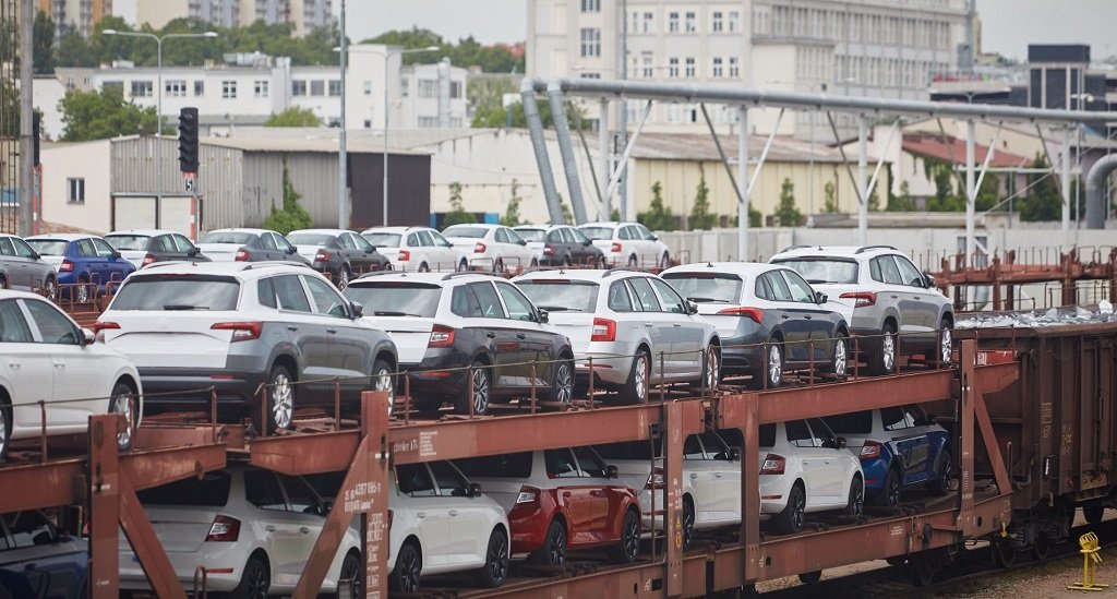 Skoda exportă 56% din producția de automobile din Cehia cu ajutorul trenurilor