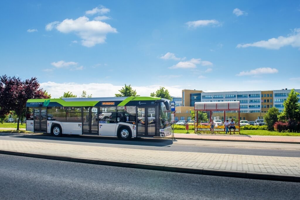 Câmpia Turzii își face transport public local cu 7 autobuze hibrid Solaris Urbino Mild Hybrid