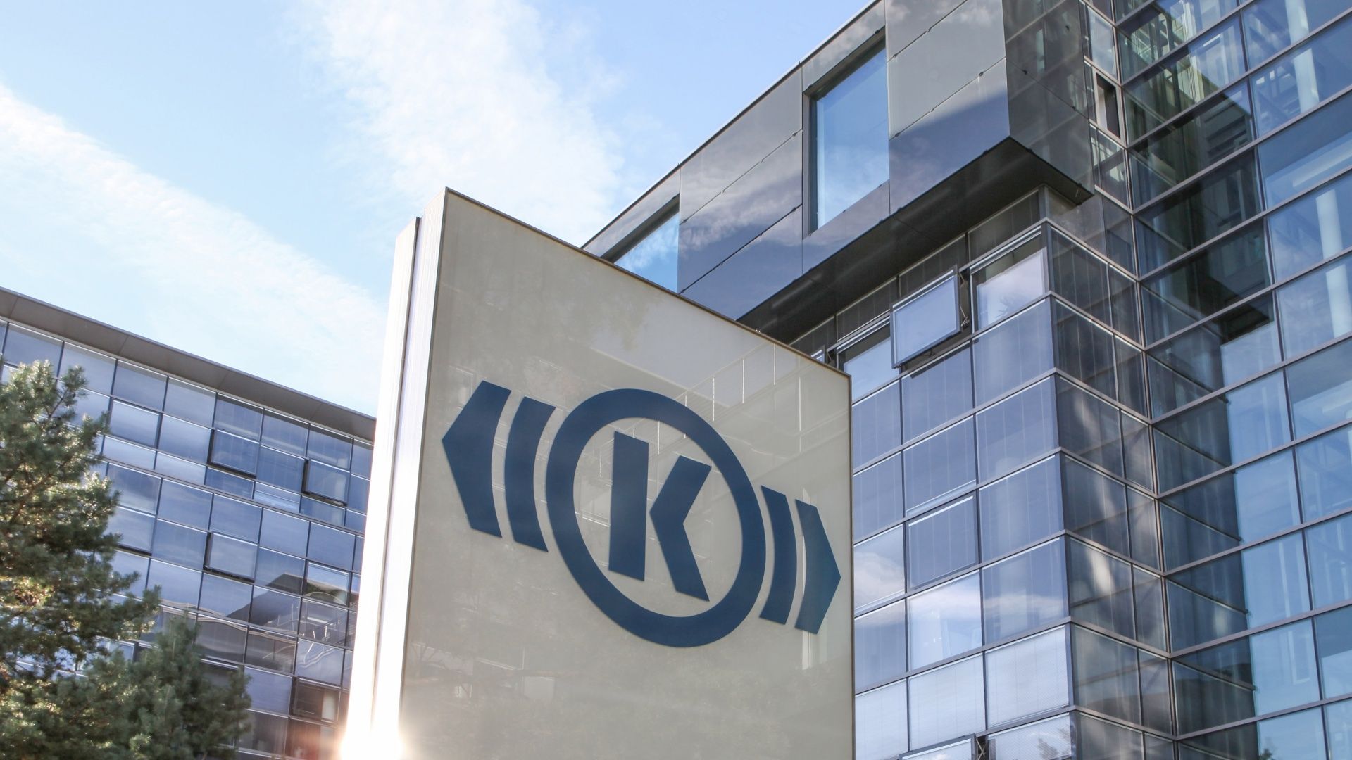 Knorr-Bremse oprește livrările pentru locomotivele din Rusia și se retrage din asocierea cu KAMAZ