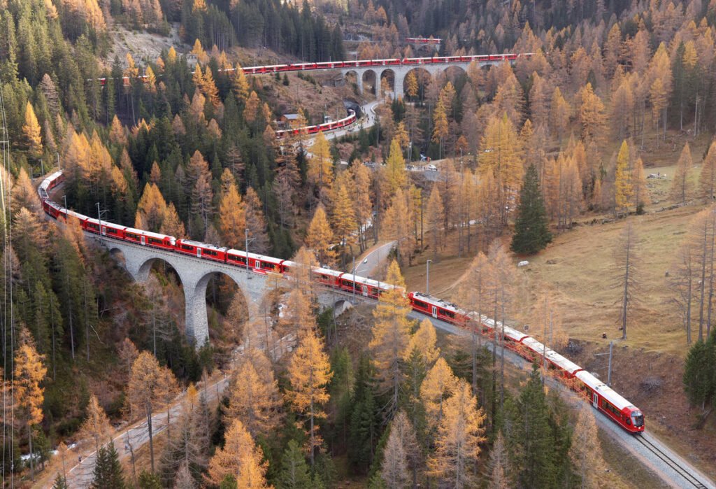 Stadler și Rhätische Bahn au realizat cu succes cel mai lung tren de călători din lume ce intră în cartea recordurilor