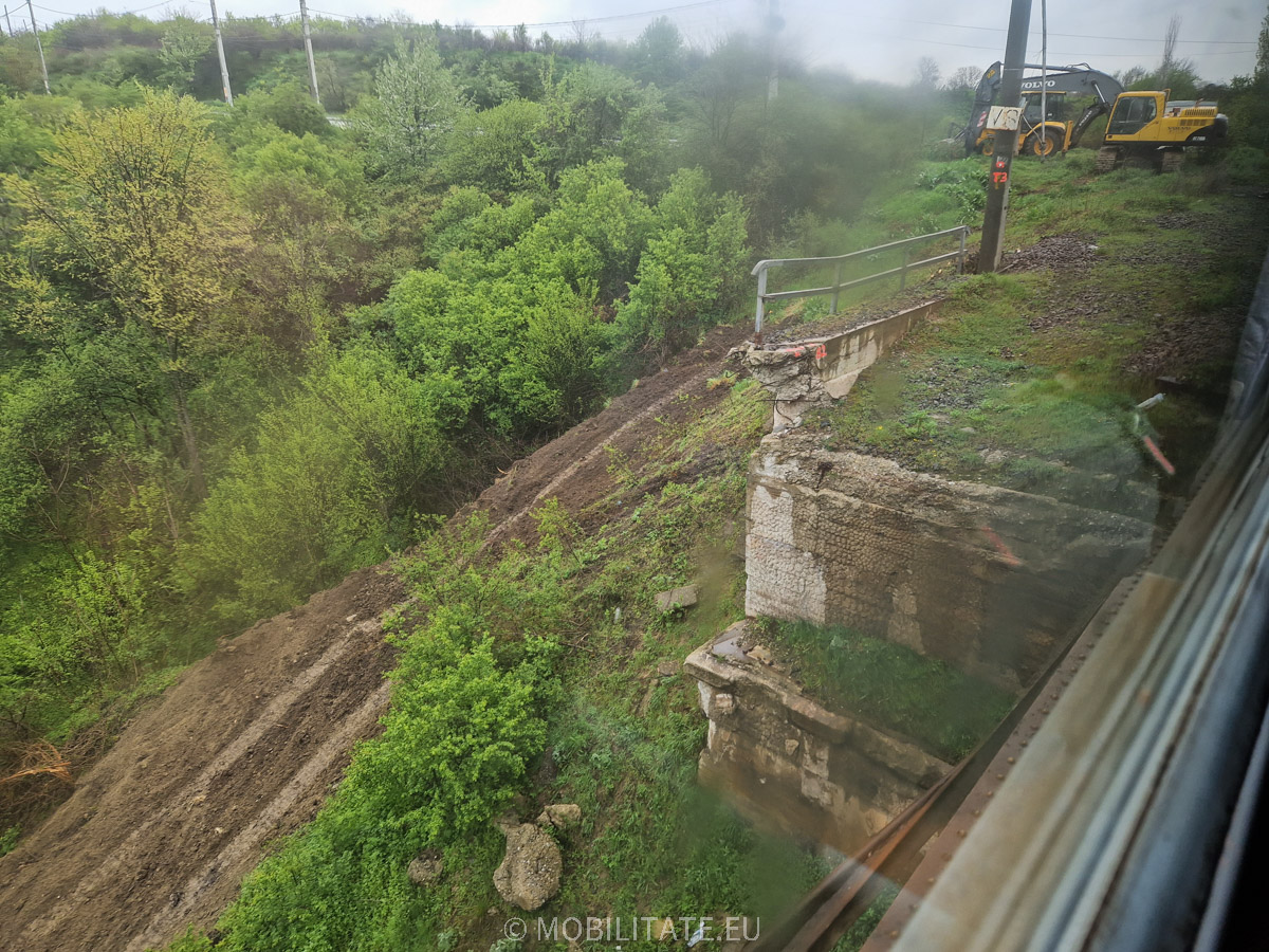 Au început primele lucrări la proiectul de reconstrucție a viaductului de la Cârcea pe linia București – Craiova