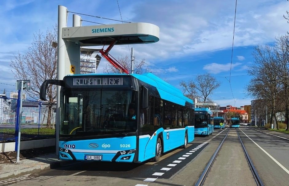 Compania de transport din Ostrava a implementat sistemele de încărcare rapidă Siemens pentru autobuzele electrice care dezvolta transportul ecologic din oraș