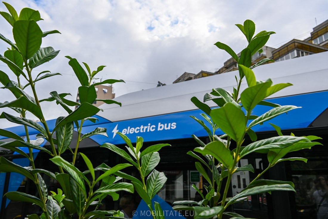 Orașul Slănic întră în era electrică cu primele două autobuze electrice achiziționate