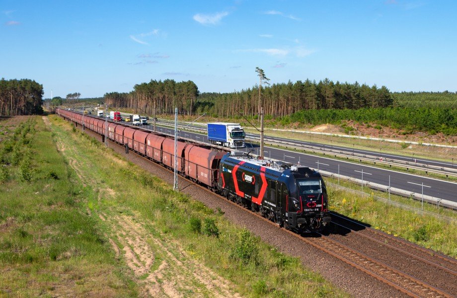 Cargounit achiziționează 30 de locomotive Newag Dragon 2