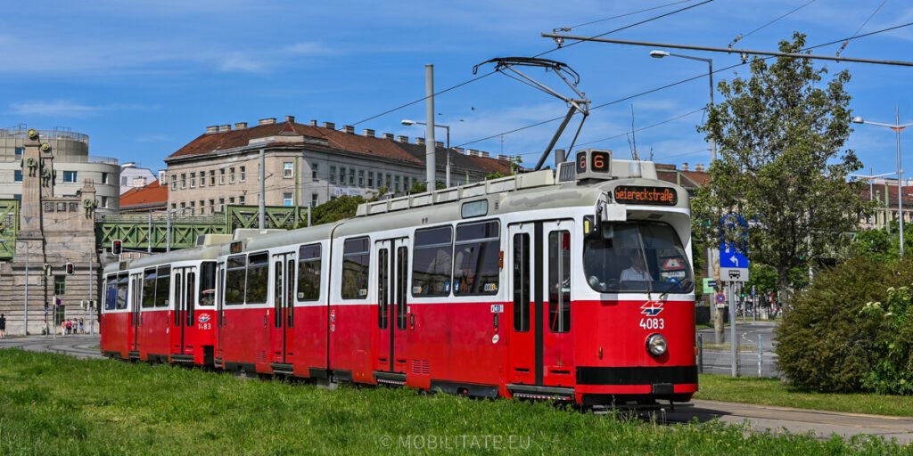 Viena va avea doar tramvaie cu podea joasă din 2025. Livrarea noilor Flexity scoate din circulație vechile SGP E2