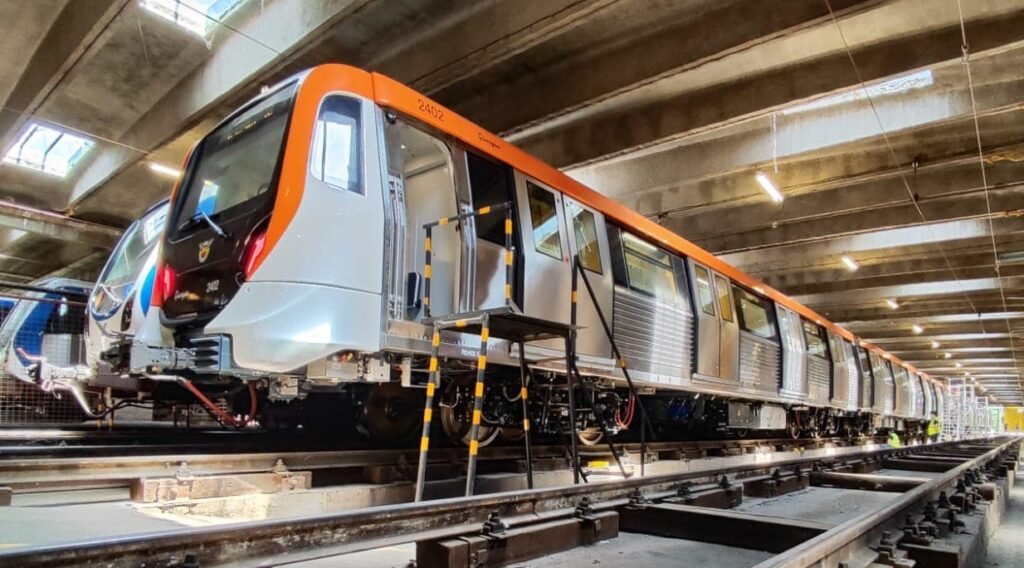 Alstom a finalizat caroseria cu numărul 5000 produsă la fabrica din Brazilia. Aici sunt produse și metrourile pentru Magistrala 5 din București