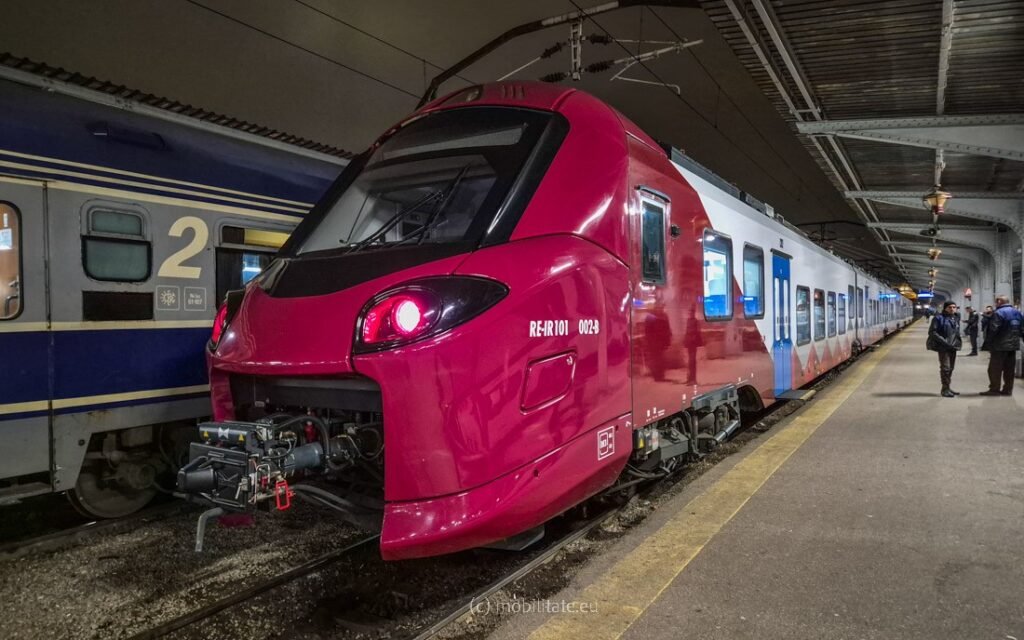 CFR Călători anulează al doilea tren deservit de rama Alstom Coradia pe ruta București - Brașov la nici o lună de la introducere. Rama nouă va sta jumătate de zi în depou fără a fi utilizată deși costurile de mentenanță nu sunt plătite de CFR Călători