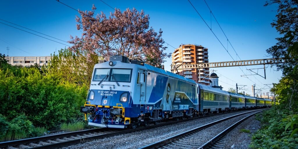 Cea mai nouă locomotivă modernizată la Softronic a tras primele trenuri pe ruta București - Constanța. Locomotiva Constantin Brâncuși este a patra LEMA modernizată prin PNRR