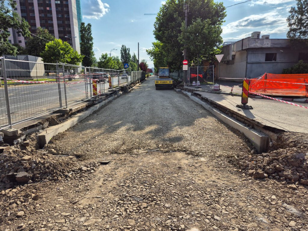 Jurnal de șantier - PORR avansează rapid cu modernizarea liniei pe bulevardul Expoziției. Se pregtește montarea primelor piese noi și a început demontarea liniilor vechi spre Clăbucet