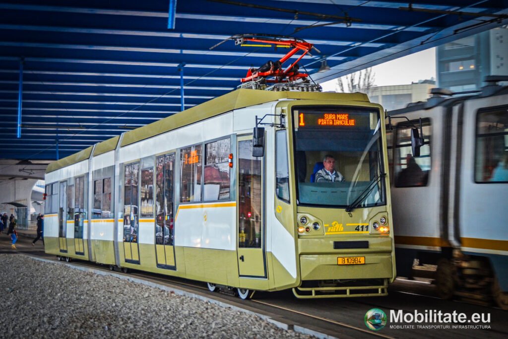 Tramvaiele Bucur LF ale STB SA încep să treacă prin reparații capitale la URAC. Seria s-a oprit la doar 17 tramvaie deși ar fi putut fi un surplus de tramvaie moderne până la noi achiziții