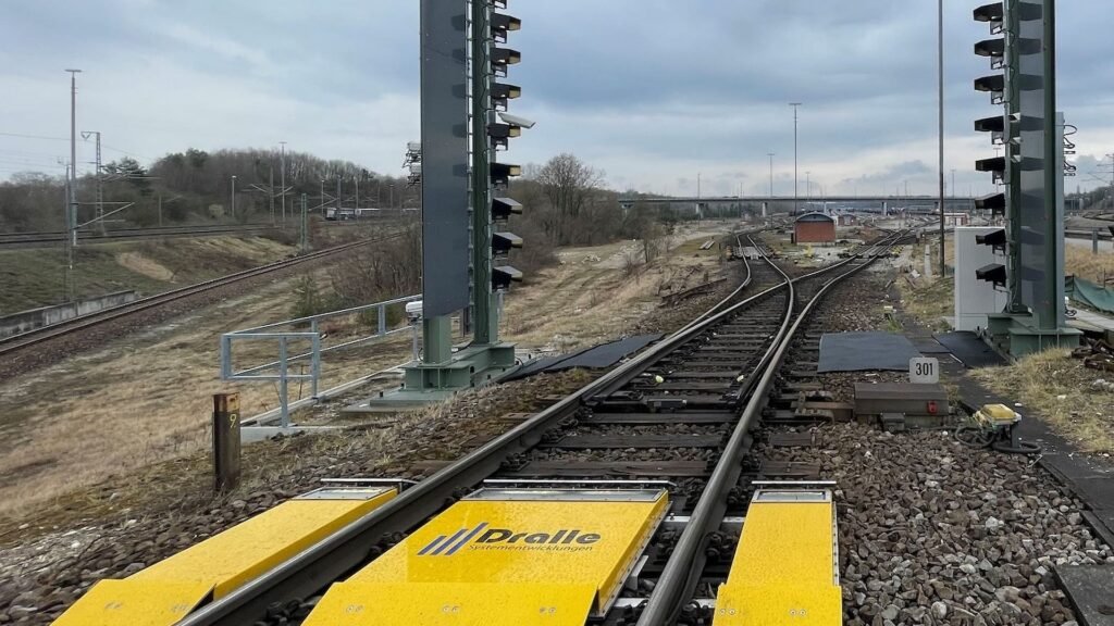 DB Cargo testează un sistem bazat pe AI și camere inteligente pentru diagnosticarea vagoanelor de marfă