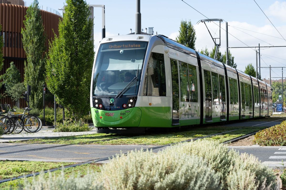 CAF va livra nouă tramvaie de 44 de metri pentru linia Zabalgana din Vitoria parte a unui contract de 49 milioane euro