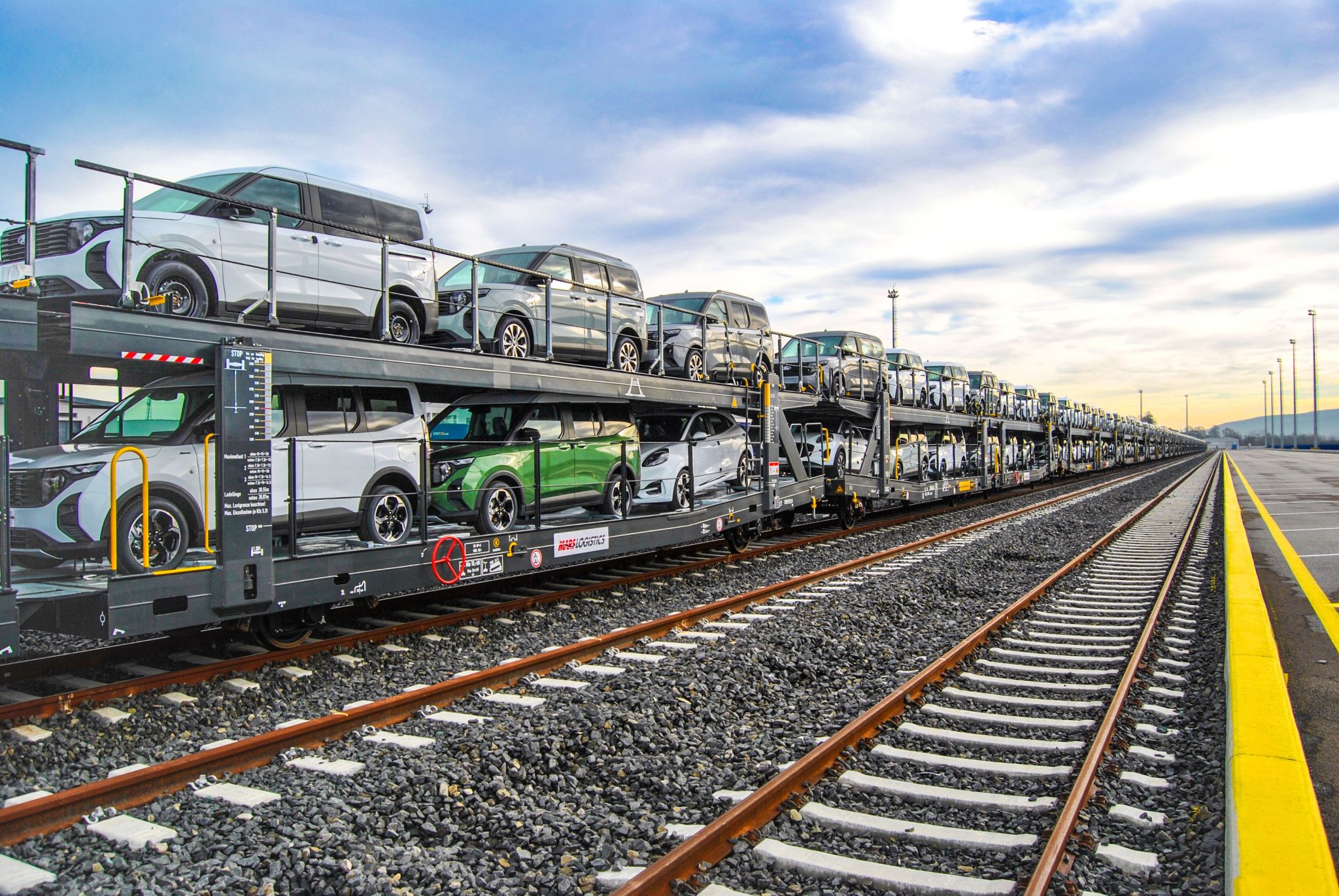 Ford Otosan anunță programul de transport feroviar între Craiova și Kocaeli pentru reducerea emisiilor și eficientizarea logisticii