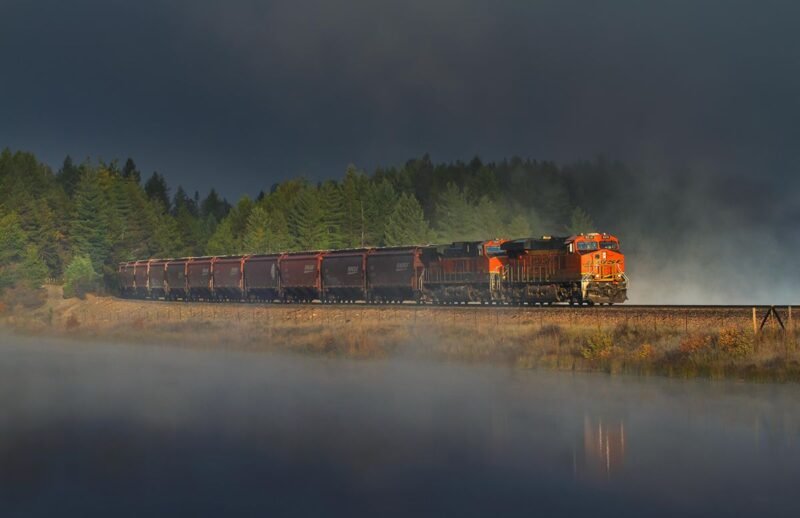 BNSF înregistrează creșteri record în transportul de cereale în 2025 și își extinde rețeaua de facilități feroviare agricole