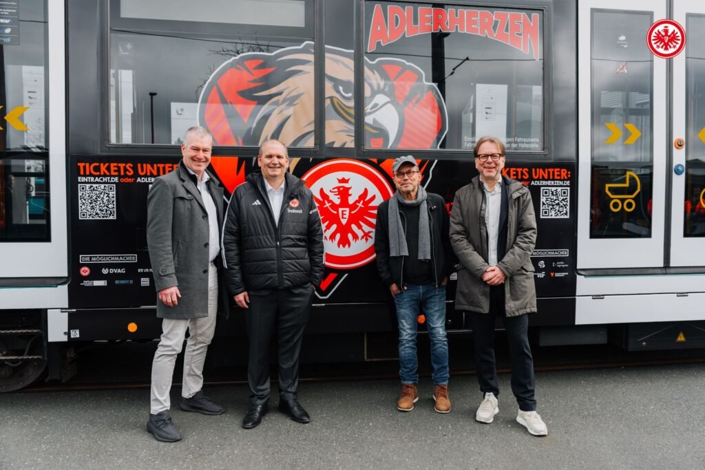 La Frankfurt circulă o garnitură U-Bahn ce promovează un proiect cultural al clubului Eintracht Frankfurt