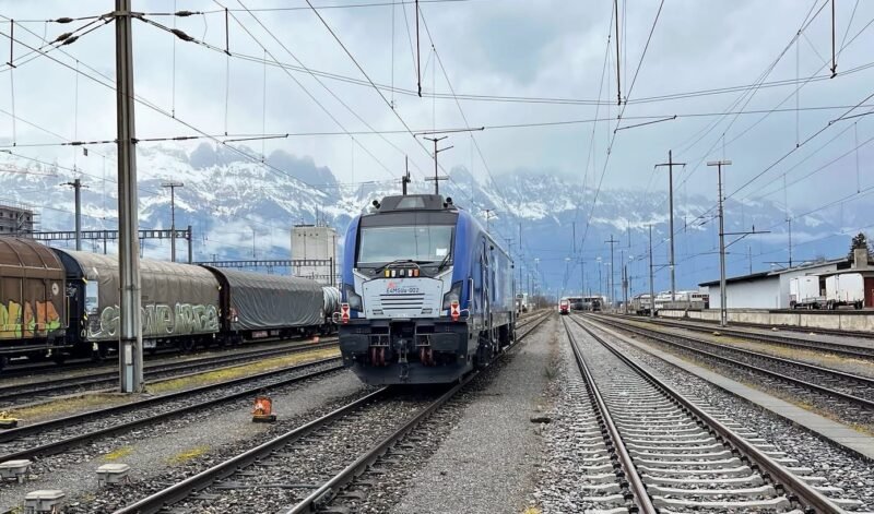 NEWAG începe procesul de omologare în Germania și Austria pentru locomotiva multisistem Griffin E4MSUa