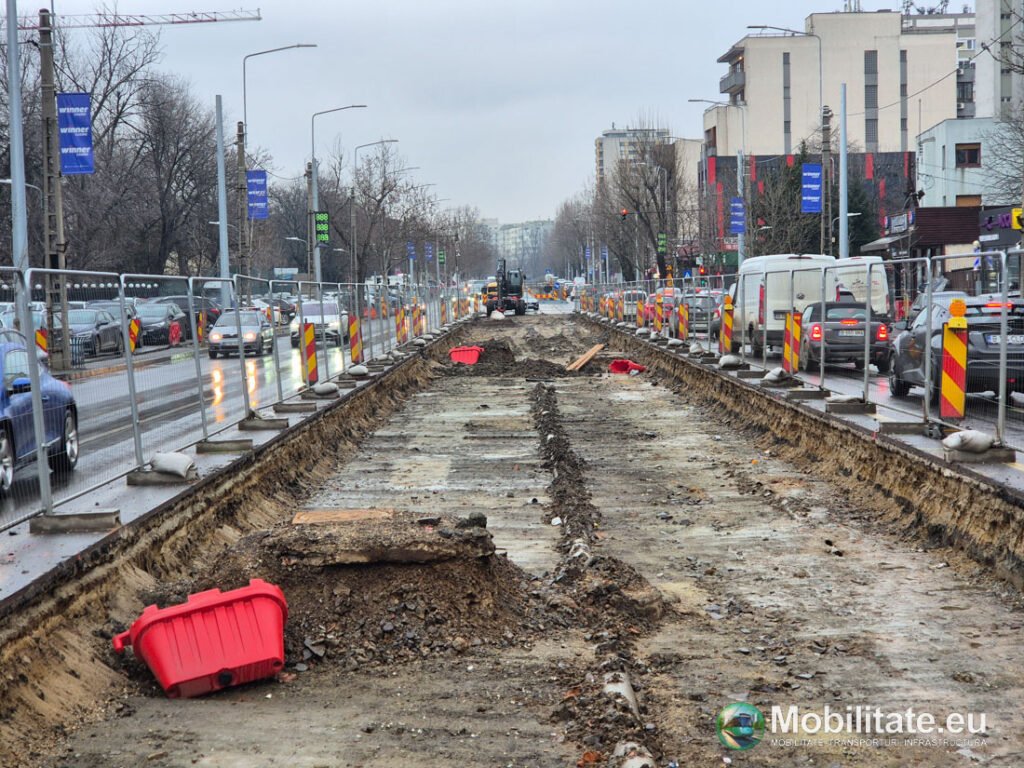 Săpături avansate pe tronsonul de tramvai al PORR pe Bulevardul Basarabia în așteptarea lucrărilor la rețelele edilitare