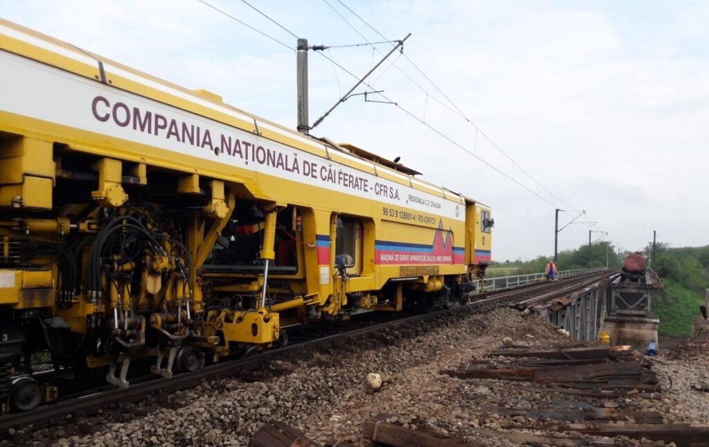 Lucrările la Viaductul Cârcea închid circulația trenurilor între Craiova și București în următoarele două săptămâni. 40 de trenuri vor fi anulate sau limitate la alte stații