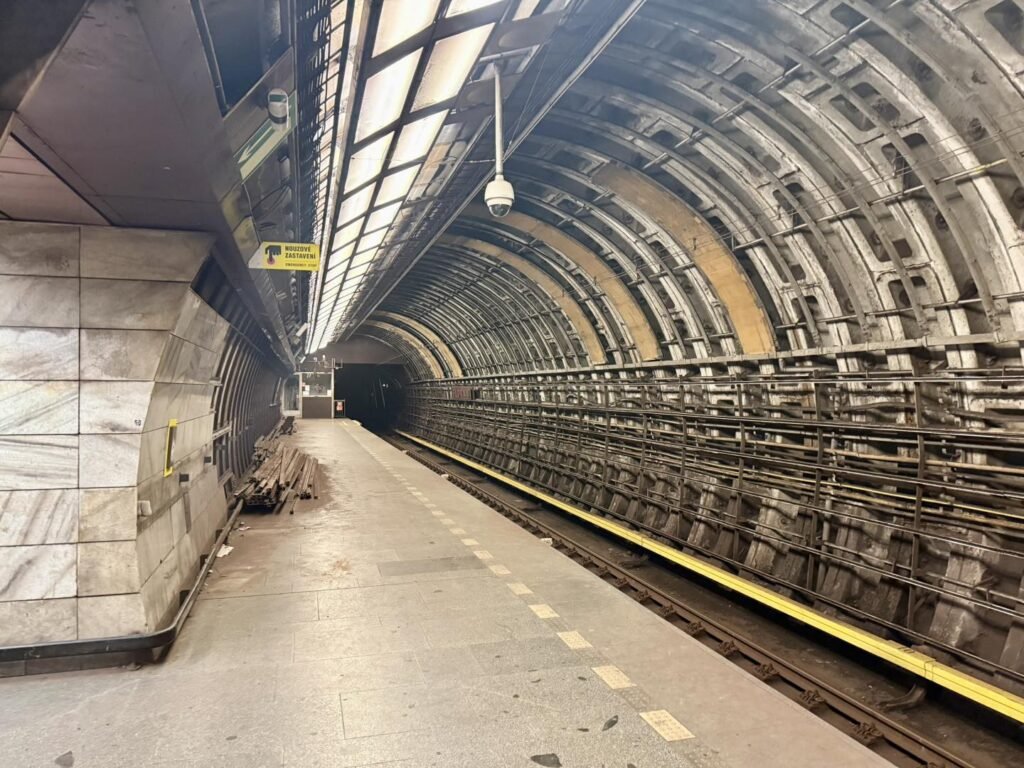 Praga actualizează Standardul de calitate pentru metrou pregătind introducerea noilor trenuri fără mecanic și modernizarea stațiilor