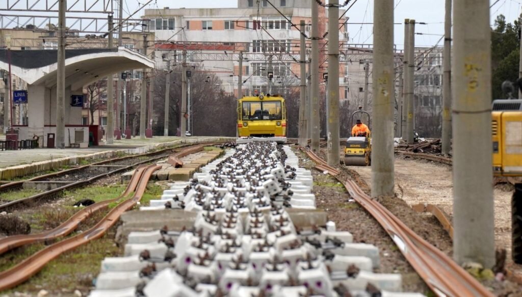 CFR Infrastructură înlocuiește traversele și modernizează aproape 7 km de cale ferată pe raza SRCF Constanța