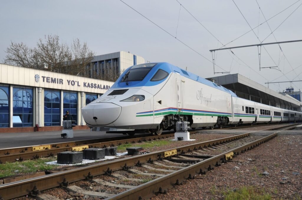 Talgo semnează cel mai mare contract din Uzbekistan pentru mentenanța flotei de trenuri de mare viteză