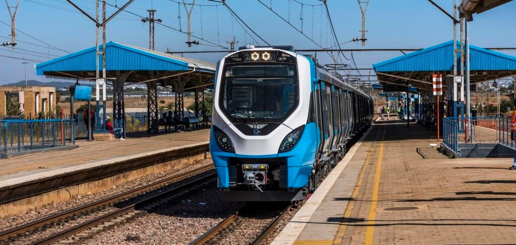 Alstom Ubunye donează 818 uniforme școlare și sprijină educația în comunitățile din Africa de Sud