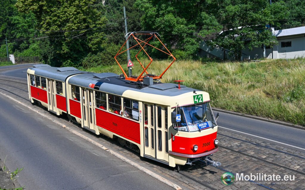 Trei ani de la prima cursă cu călători a tramvaiului istoric Tatra K2 #7000 în Praga