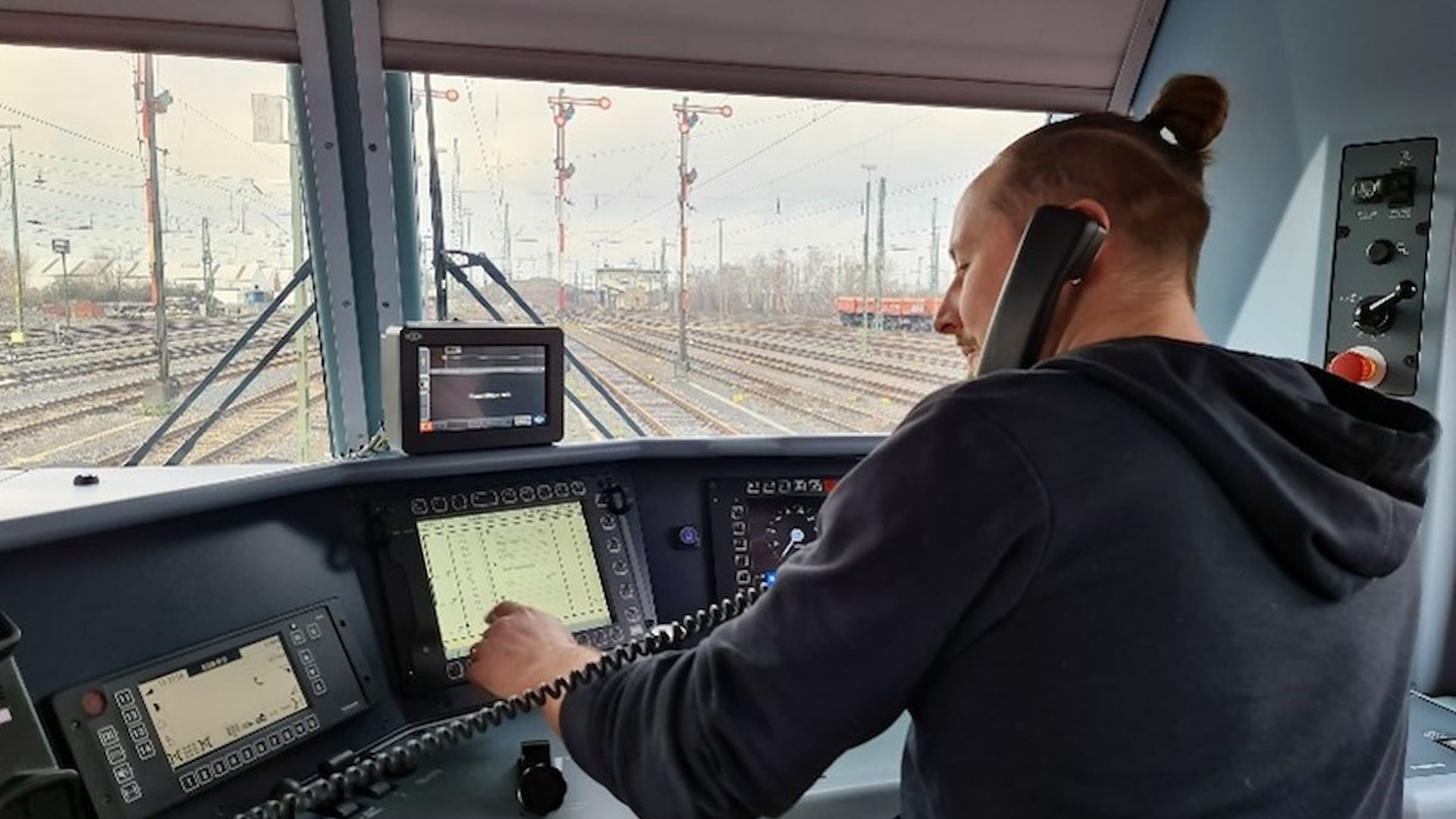 DB Cargo primește premiul DENA Good Practice 2025 pentru sistemul digital LEADER care reduce consumul de energie în transportul feroviar