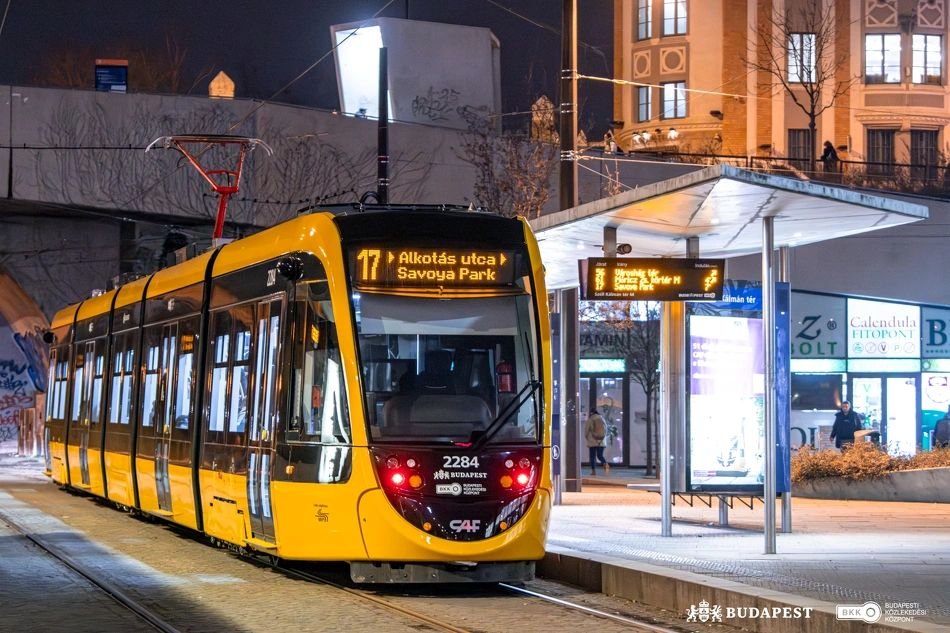 Budapesta pune în circulație un nou tramvai CAF și extinde flota de vehicule moderne cu podea joasă