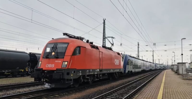 Încă două rame PESA regionale vin la București. Au fost filmate de pasionații din Budapesta și vor duce numărul ramelor la 14 unități regionale sosite