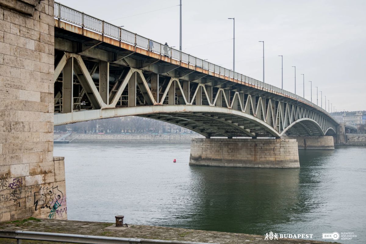 Începe proiectarea pentru reabilitarea completă a Podului Petőfi din Budapesta