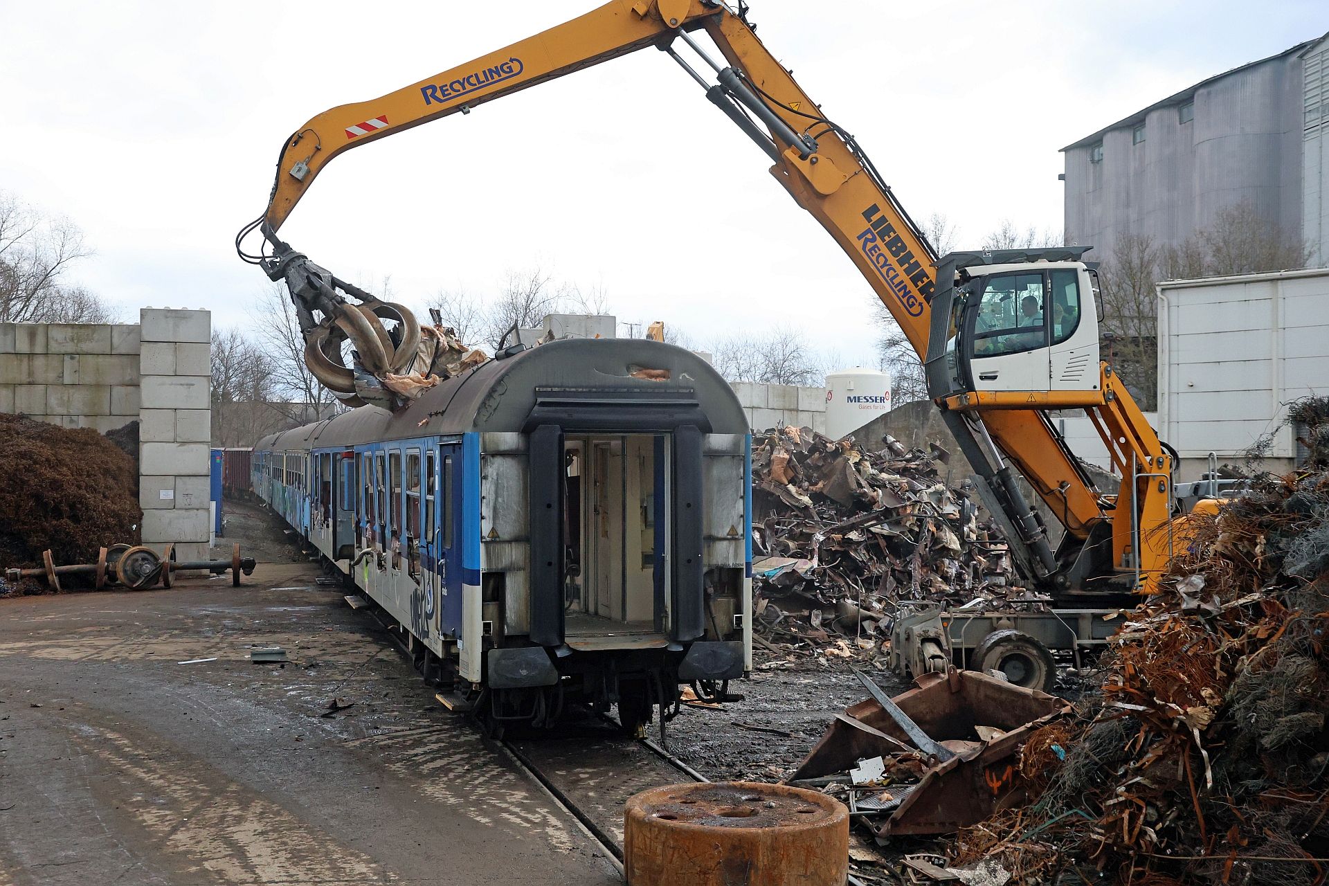 Căile ferate din Cehia trimit sute de vagoane și locomotive vechi la casare pentru a face loc noilor trenuri moderne