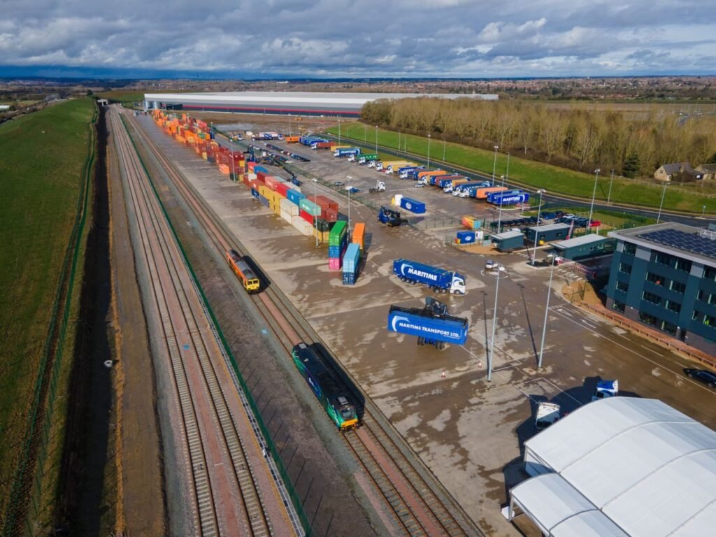 Maritime Transport deschide oficial terminalul feroviar strategic Northampton Gateway - un nou hub major pentru logistica intermodală din Marea Britanie